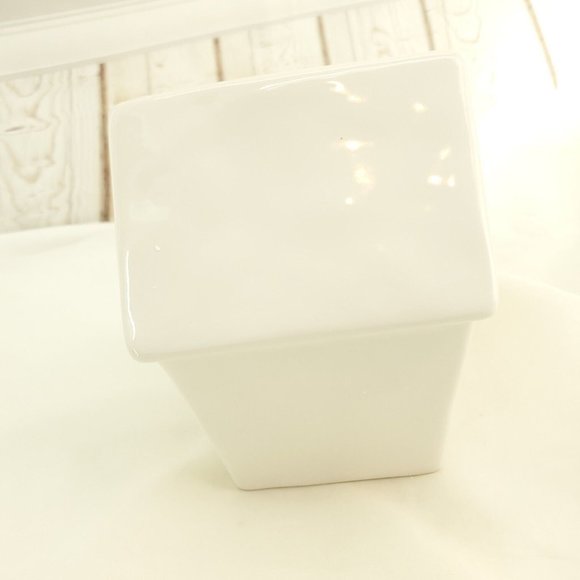 Rae Dunn Artisan Collection By Magenta White Ceramic Wine Stash Piggy Coin Bank - Picture 2 of 12